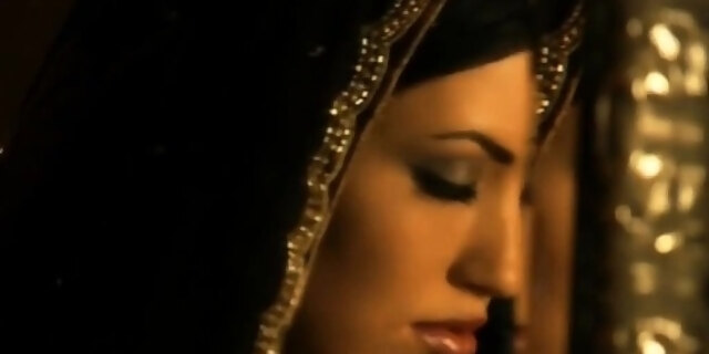 asian,babe,bollywood,brunette,cougar,exotic,friend,horny,indian,milf,music,oriental,sensual,sexy,solo